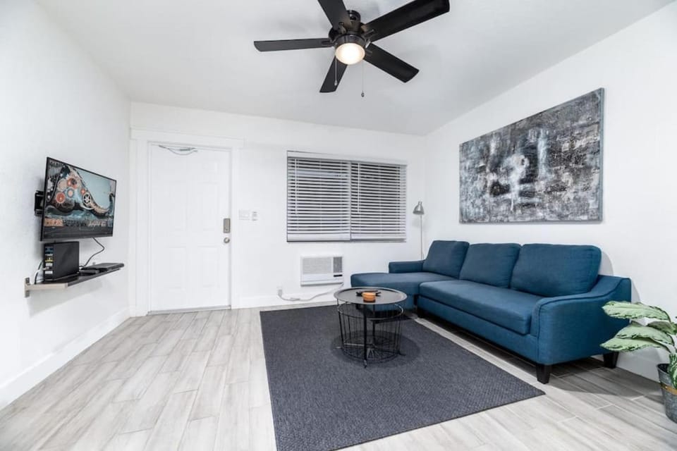 Comfy Condos at Middle River Apt 2 Apartment in Fort Lauderdale