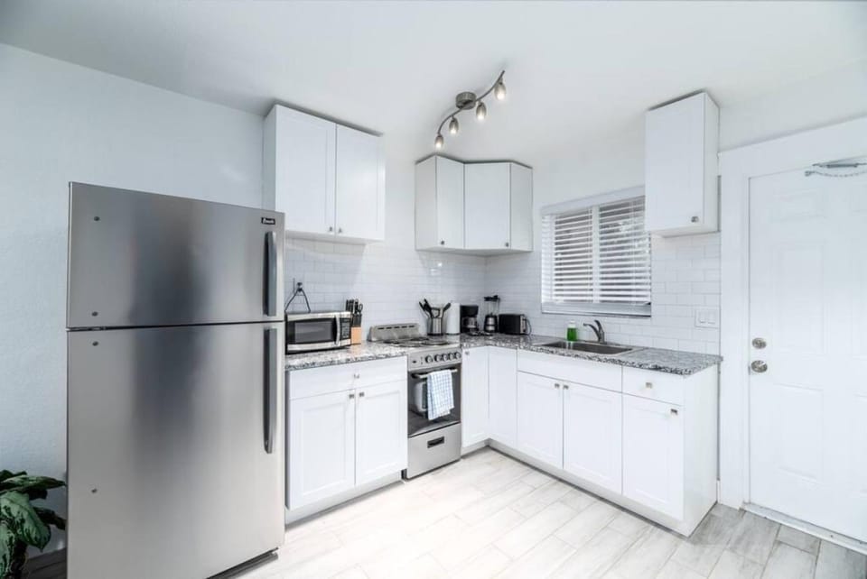 Comfy Condos at Middle River Apt 2 Apartment in Fort Lauderdale