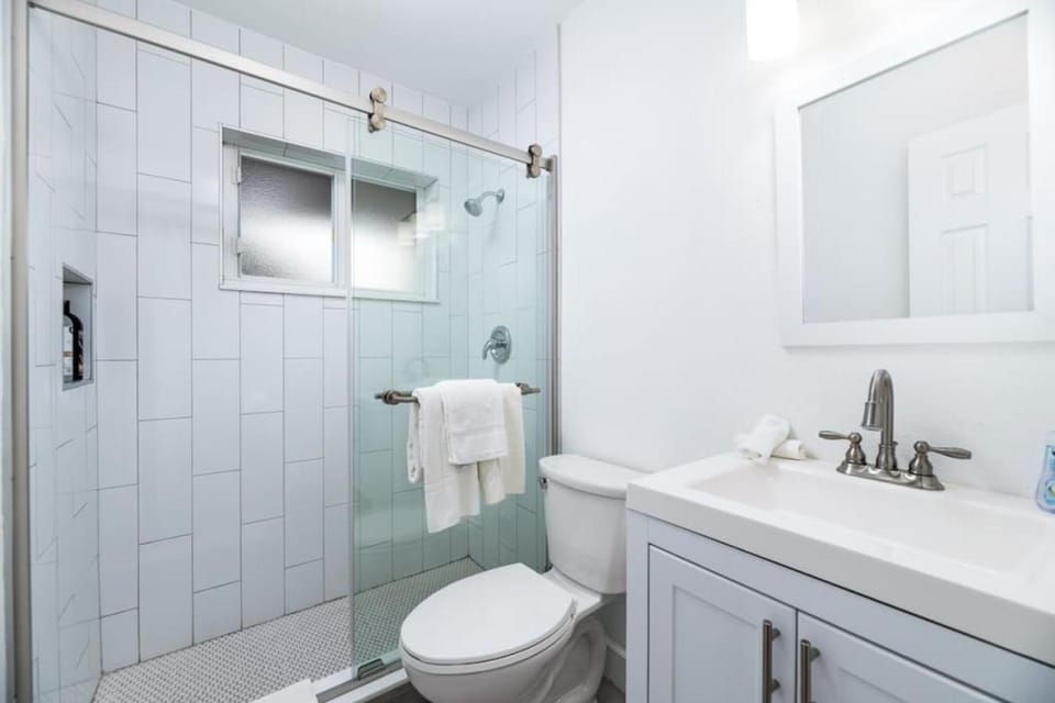 Comfy Condos at Middle River Apt 2 Apartment in Fort Lauderdale