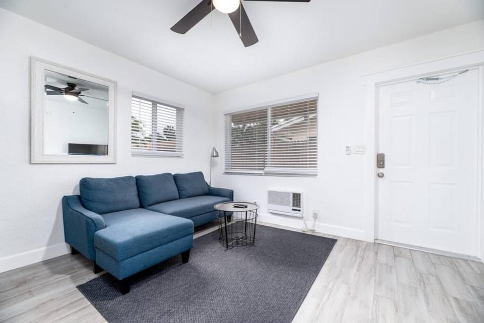 Comfy Condos at Middle River Apt 3 Apartment in Fort Lauderdale