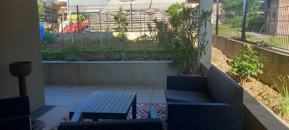 Balcony/Terrace, Garden view