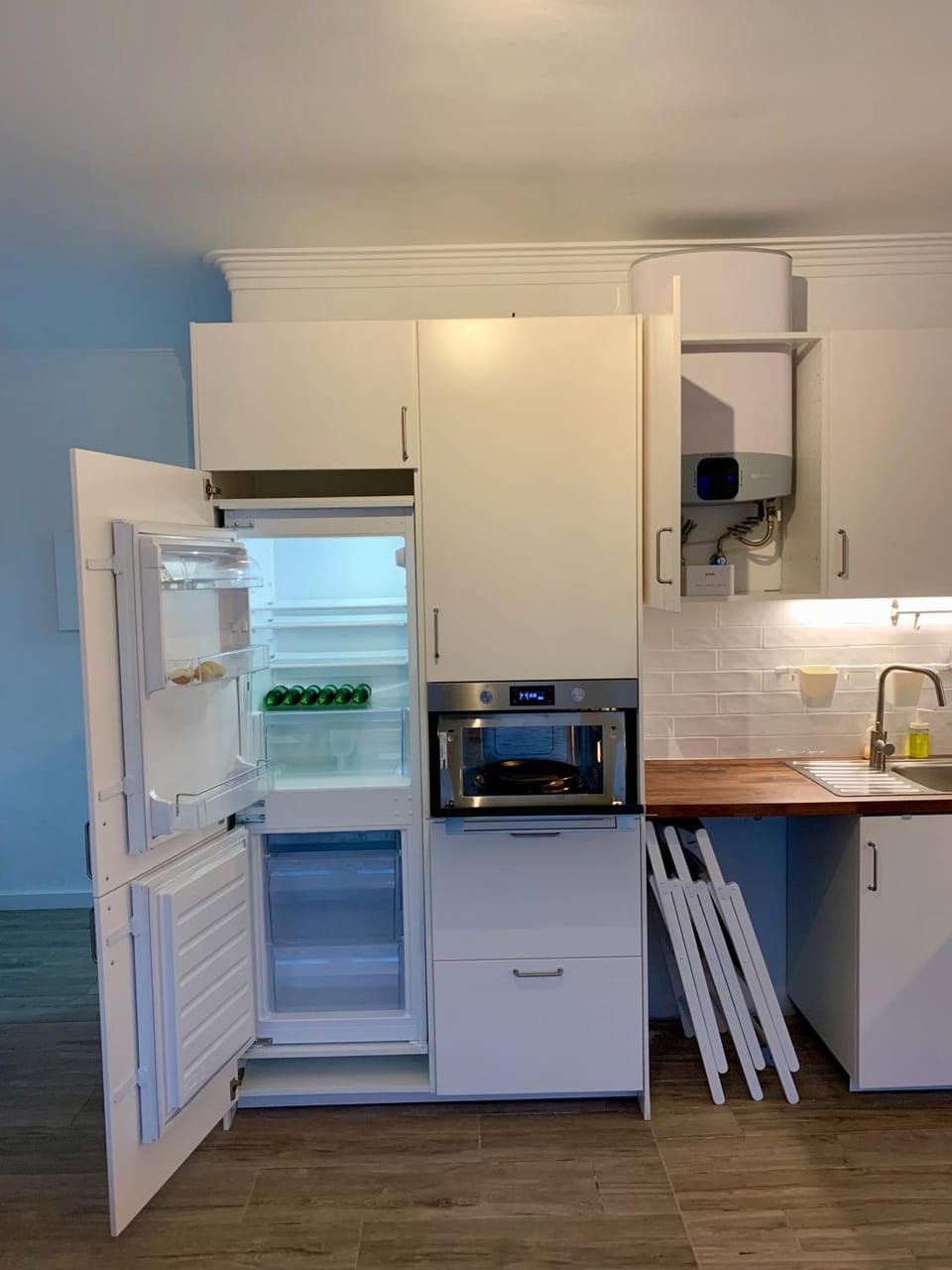 microwave, kitchen
