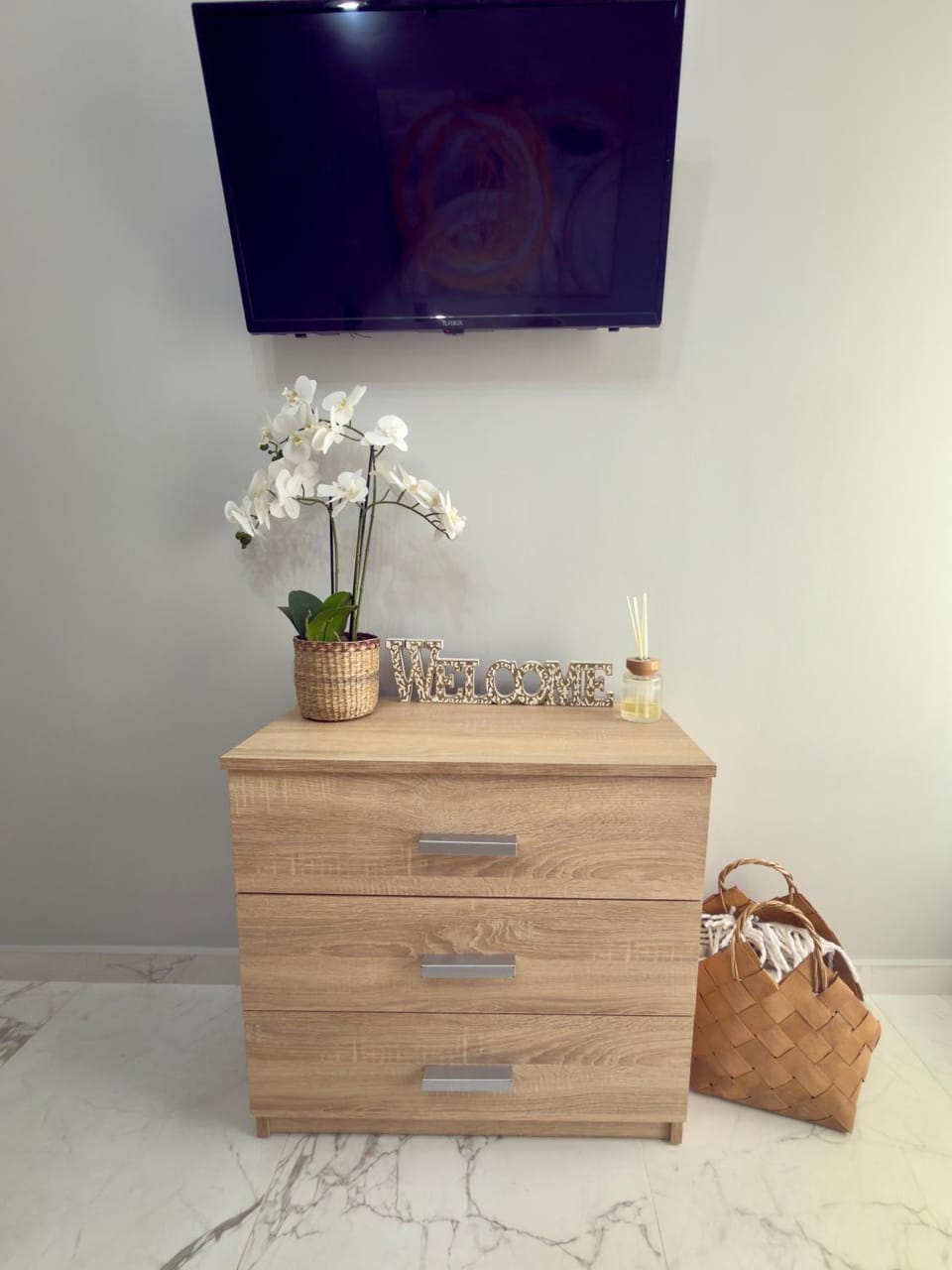Eleni’s Mountainview Central Studio by the Sea Apartment in Euboea