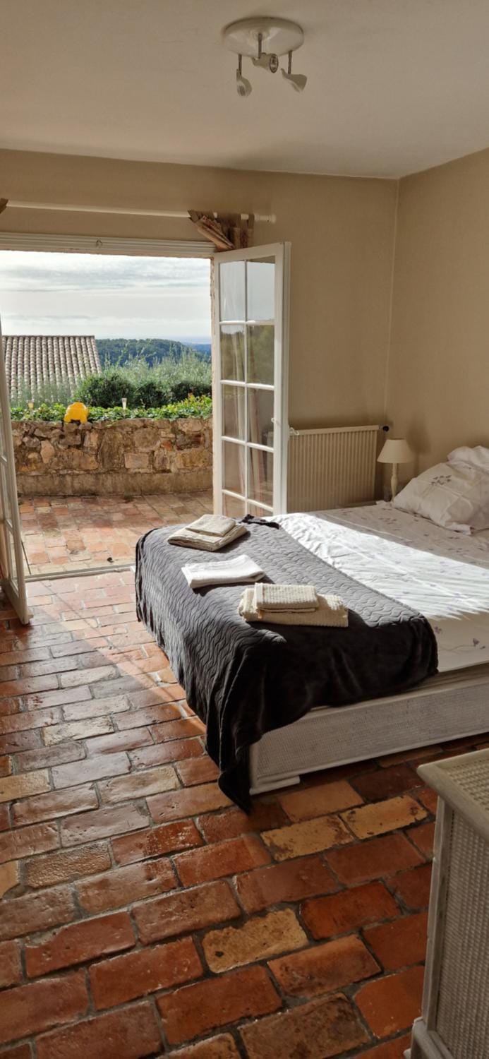 Jolie Villa ,Provencal style, view and pool House in Vence