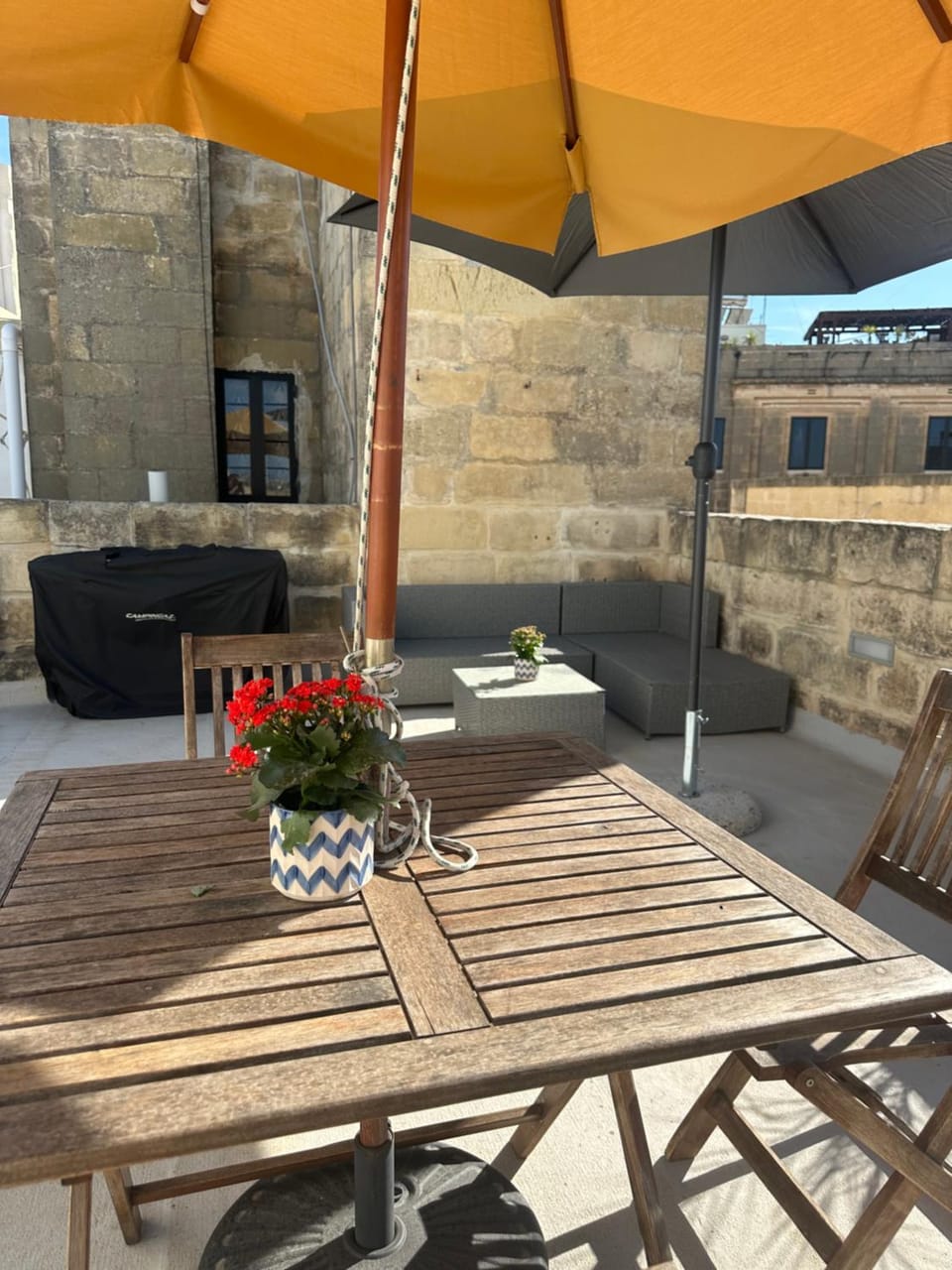 BBQ facilities, Balcony/Terrace, Seating area