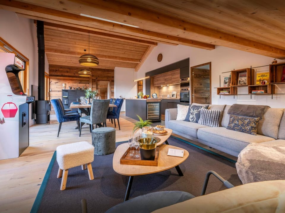 Living room, Seating area, Dining area