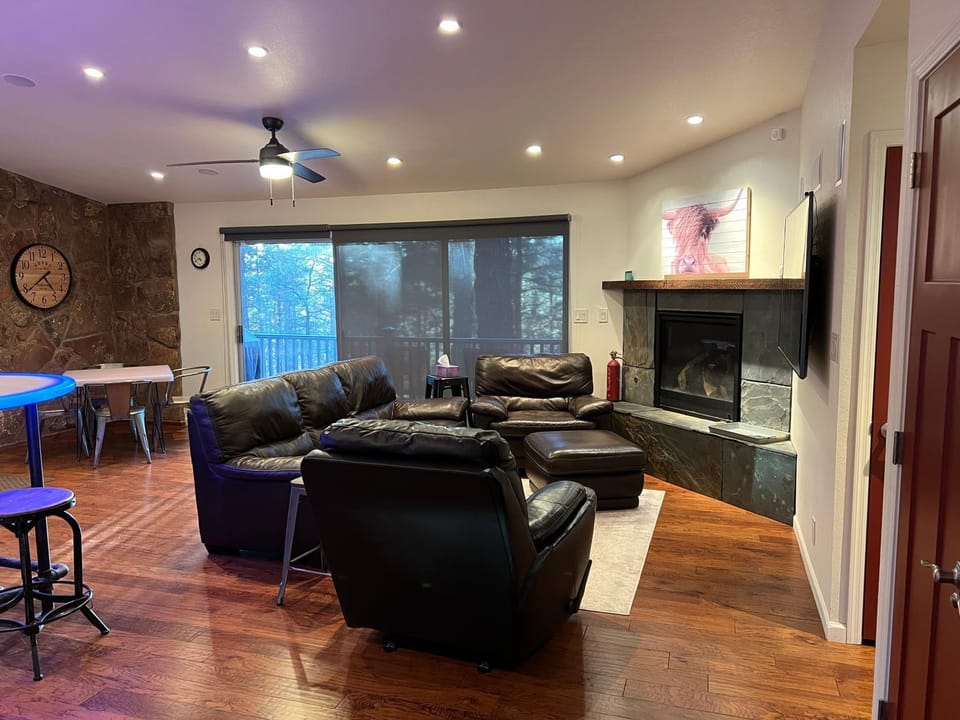 Enchanted Pines Retreat 2BR 2BA Vacation Haven in Forested Flagstaff House in Kachina Village