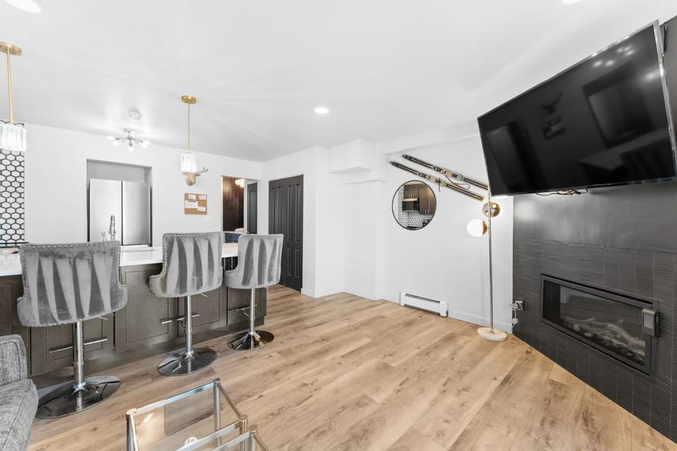 Summit Yacht Club #10: 2 Apartment in Dillon