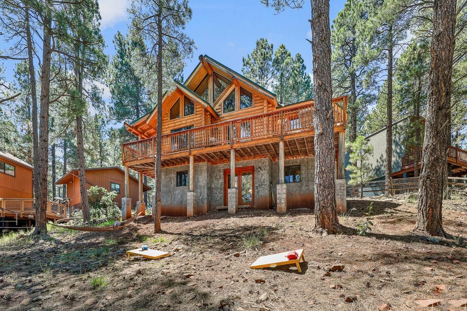 Lovely & Rustic TreeHouse Cabin - Stargazing in the Pines! Cabin in Kachina Village