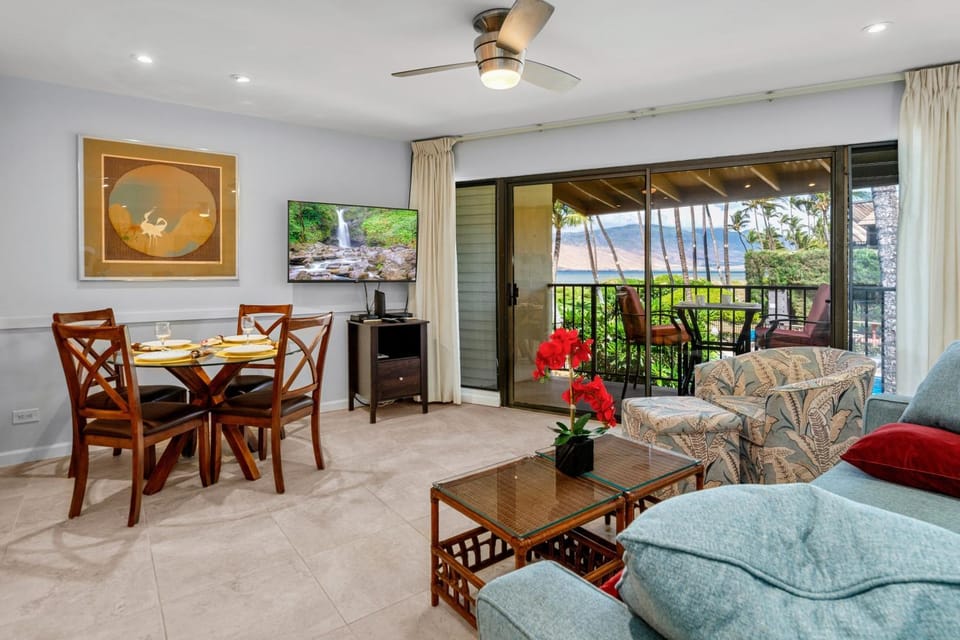 TV and multimedia, View (from property/room), Living room, Dining area