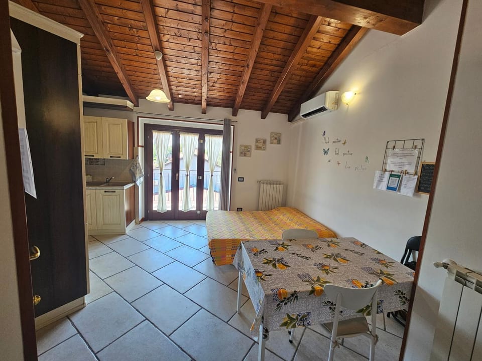 MXP apartment, shuttle service, parking free Apartment in Lombardy