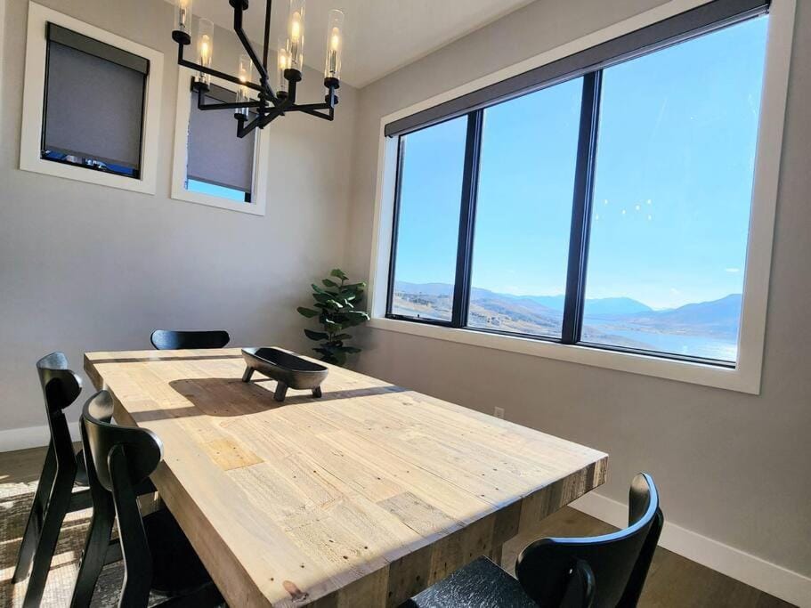 The views! Enjoy this Hideout home. House in Hideout