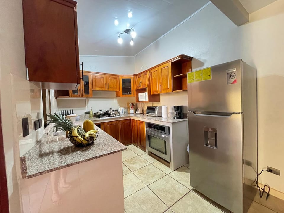 Kitchen or kitchenette, minibar, pet friendly, stove, toaster