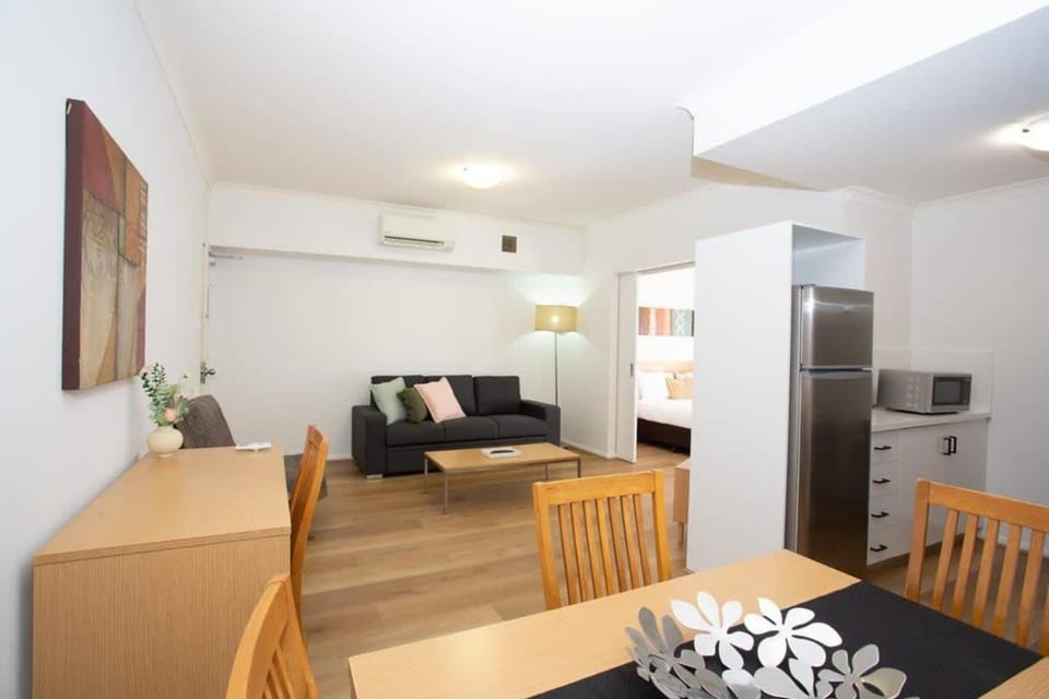 Holiday Apartment with Pool and WiFi Apartment in Perth