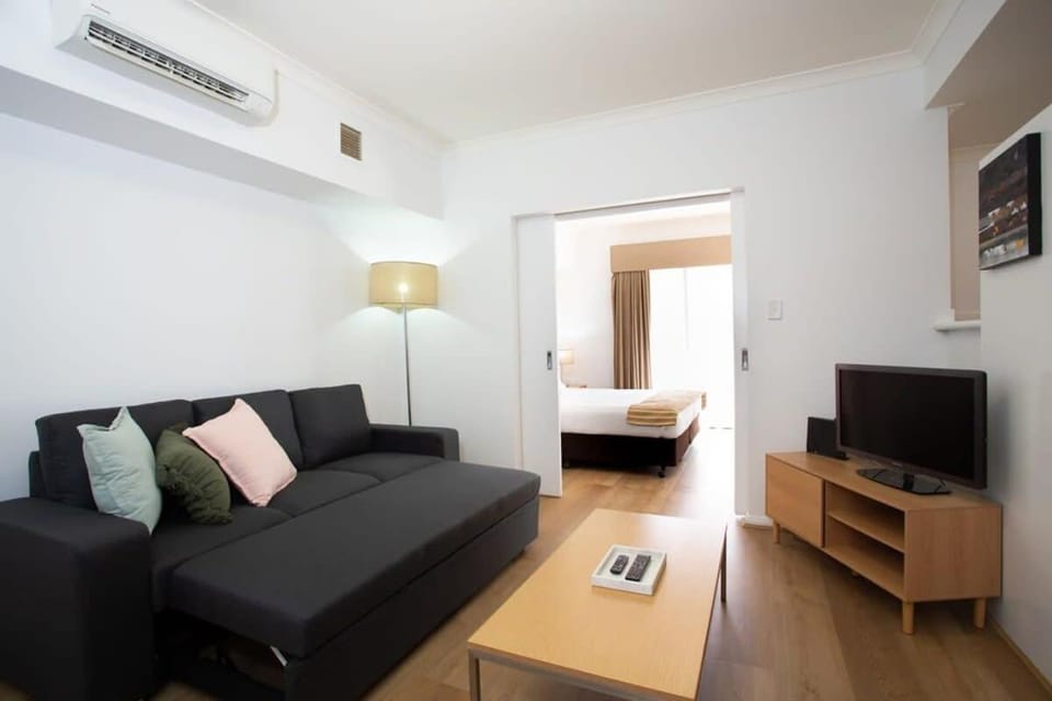 Holiday Apartment with Pool and WiFi Apartment in Perth