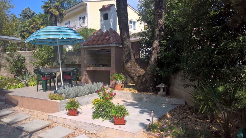 Property building, Summer, BBQ facilities, Garden, Balcony/Terrace, Dining area