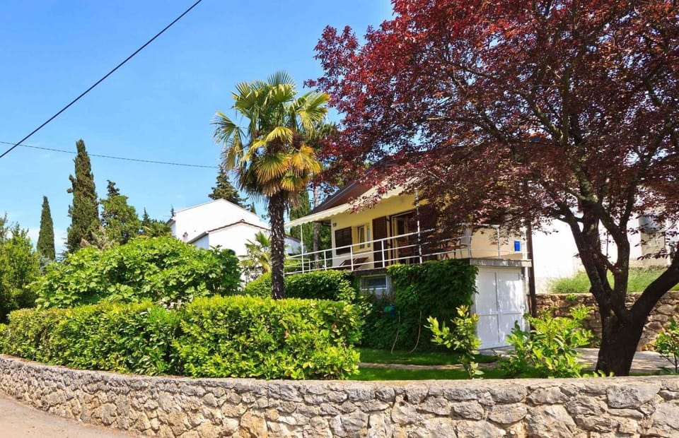 Property building, Summer, Garden