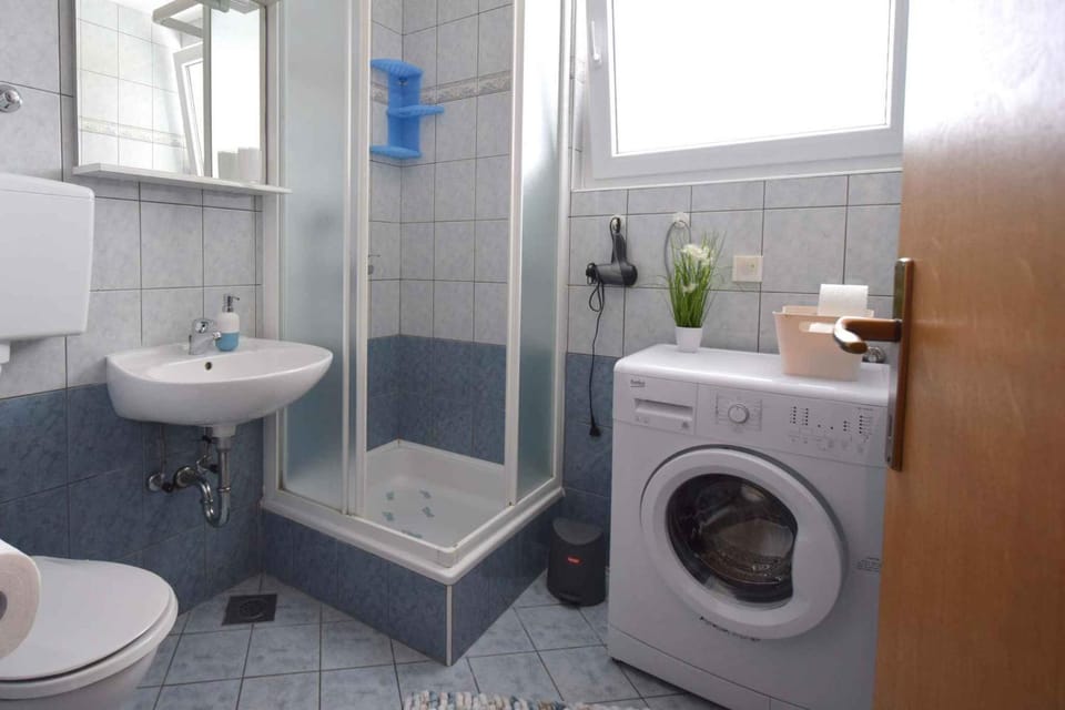 Shower, Bathroom, washing machine