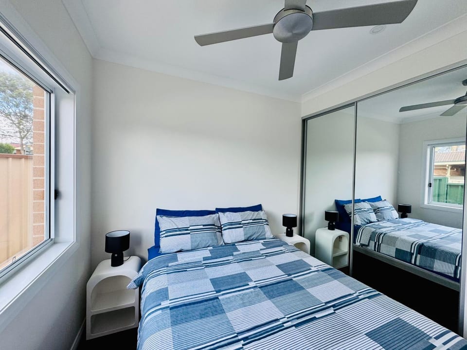 Cosy Sunlit Home Away from Home Villa in Castle Hill