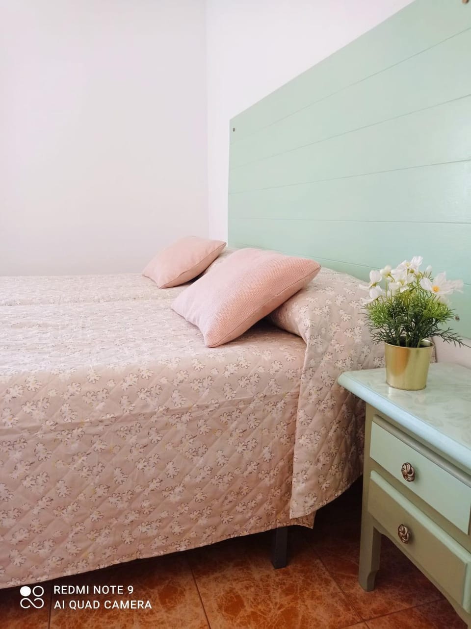 Nearby landmark, Bed, Bathroom, TV and multimedia, Balcony/Terrace, Photo of the whole room, Bedroom, locker, towels