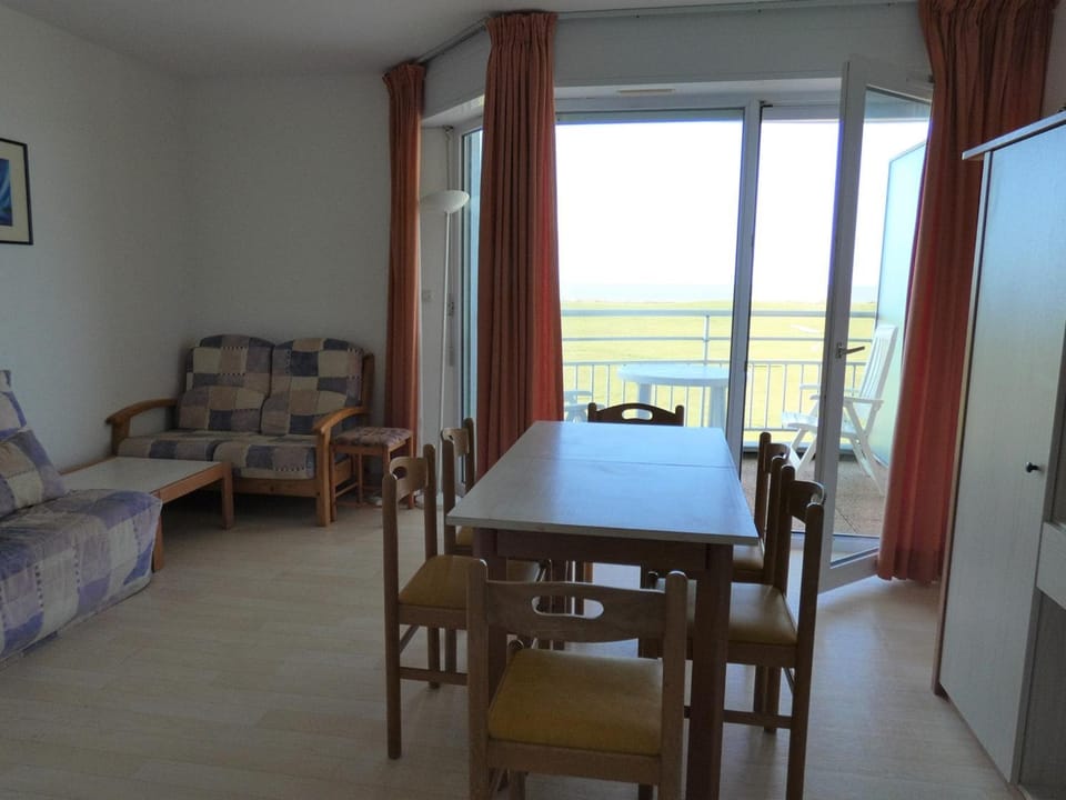 Appartement T2+ cabine avec piscine et parking à Saint-Jean-de-Monts - FR-1-323-315 Cabin in Saint-Jean-de-Monts