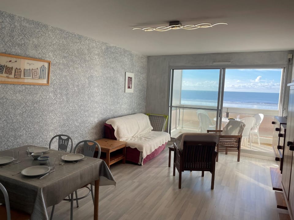 Appartement 2 Ch. Vue Mer, Parking Privé à Saint-Jean-de-Monts - FR-1-323-334 Apartment in Saint-Jean-de-Monts