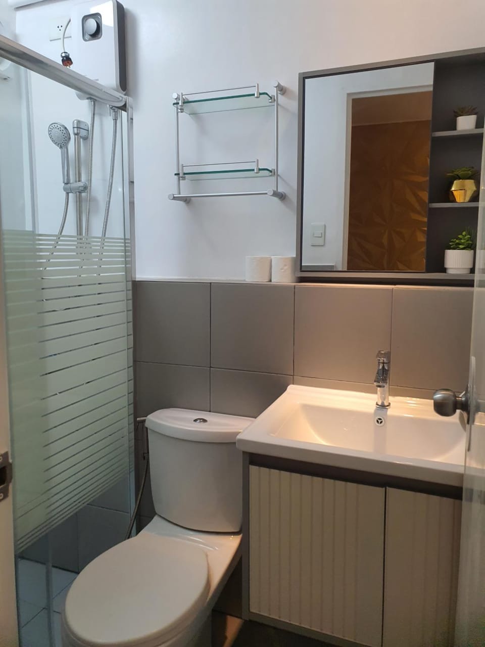 Shower, Toilet, Bathroom