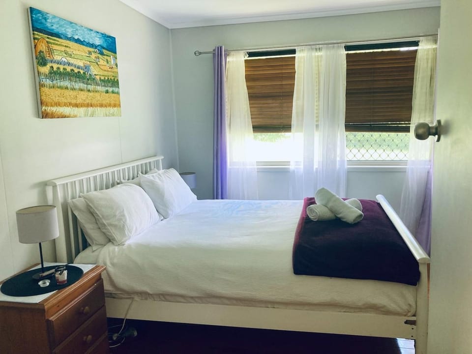 Central 3-Bedroom House with Garden Villa in Tamborine Mountain