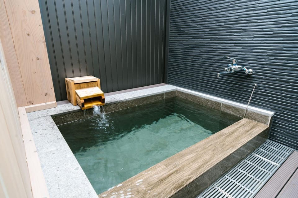 Open Air Bath, Open Air Bath