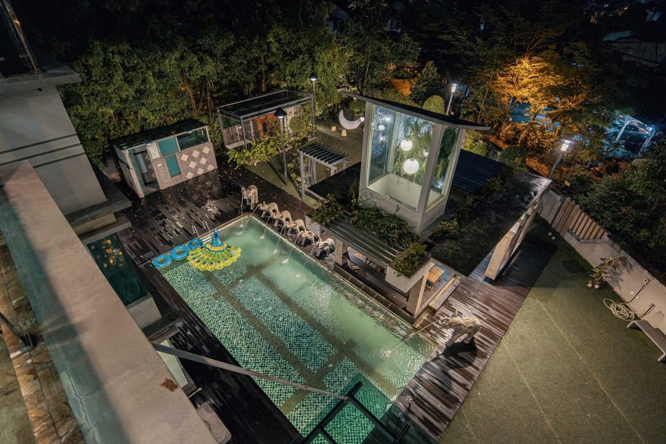 Pool view, Swimming pool