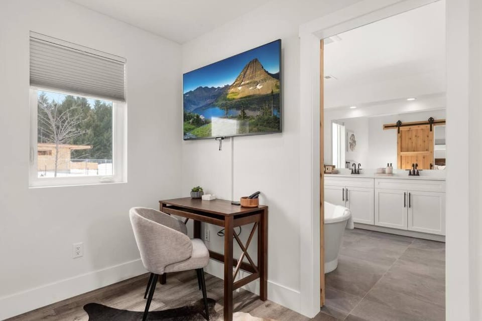 Mountain View Retreat at The Quarry - Sleeps 10! House in Whitefish
