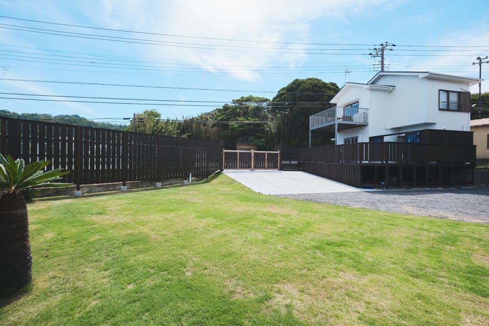 Property building, Day, Garden