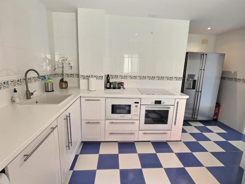 Kitchen or kitchenette, kitchen, kitchen