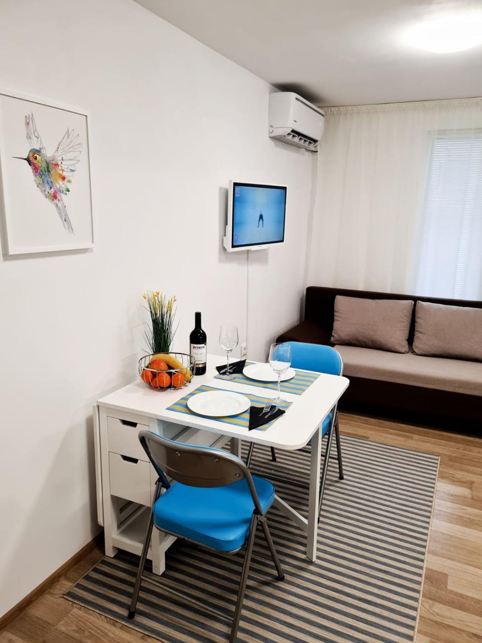 Seating area, Dining area