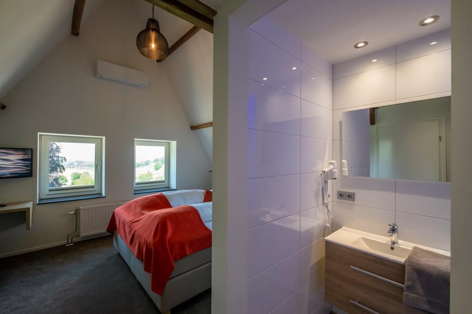 Bathroom, Photo of the whole room, Mountain view