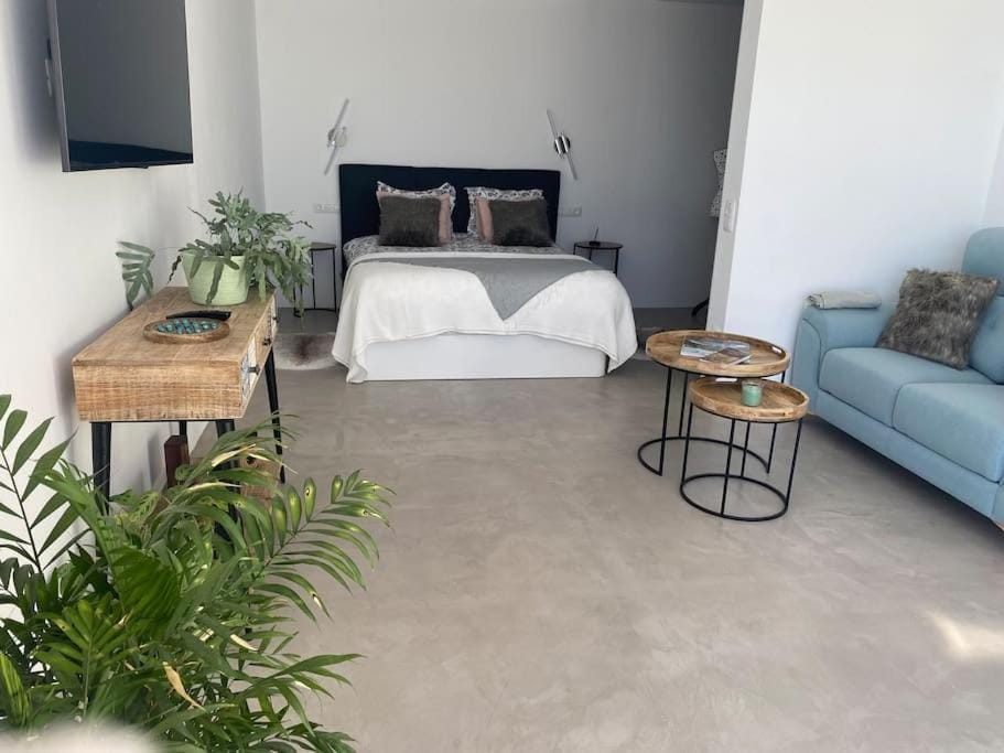 private loft-sea views-Jacuzzi Apartment in Isla de Lanzarote