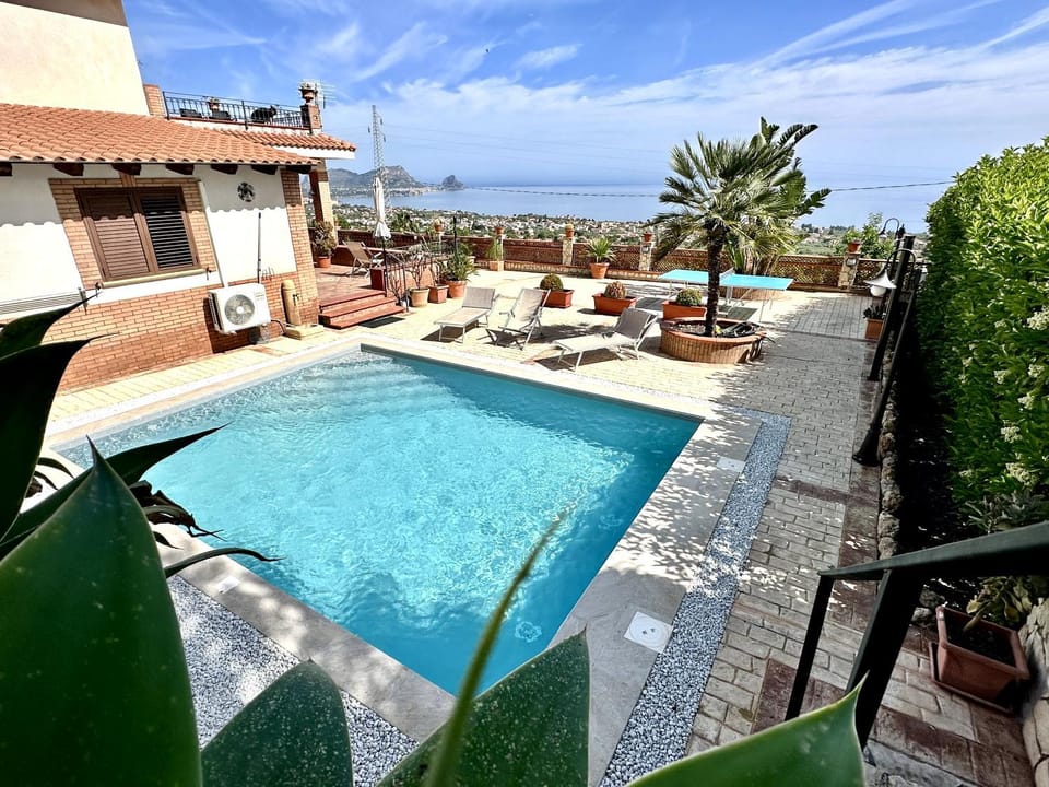 Sea view, Swimming pool