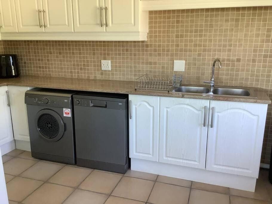 dishwasher, washing machine