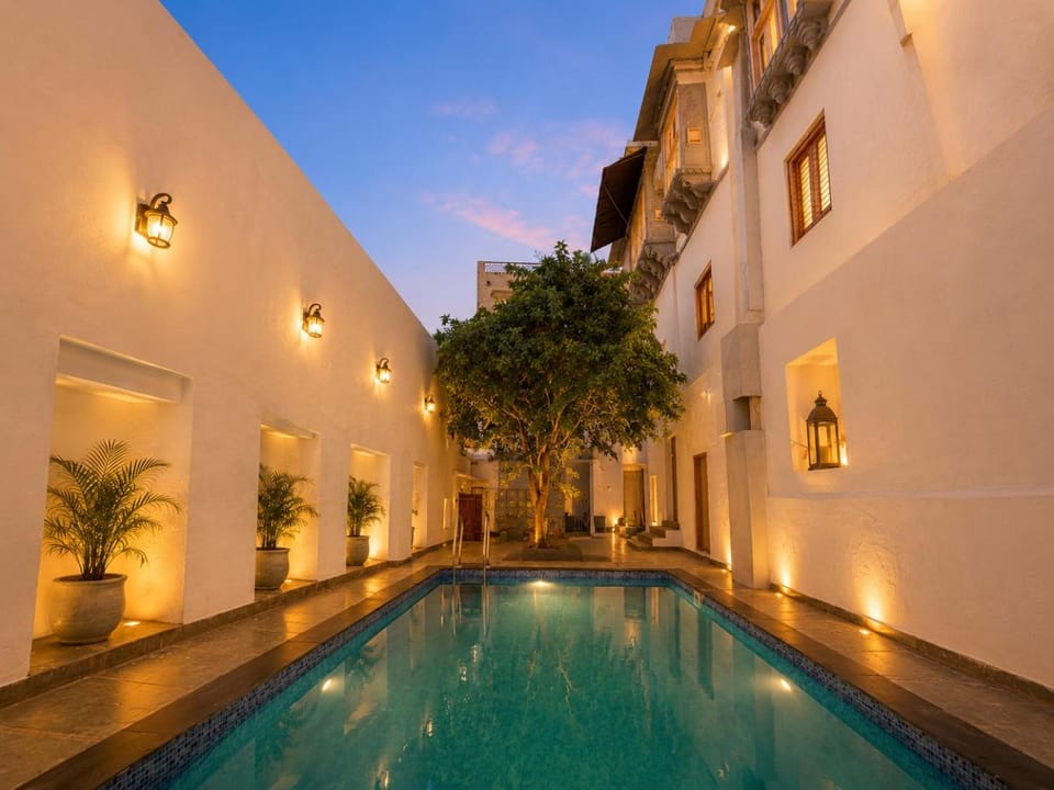 Swimming pool