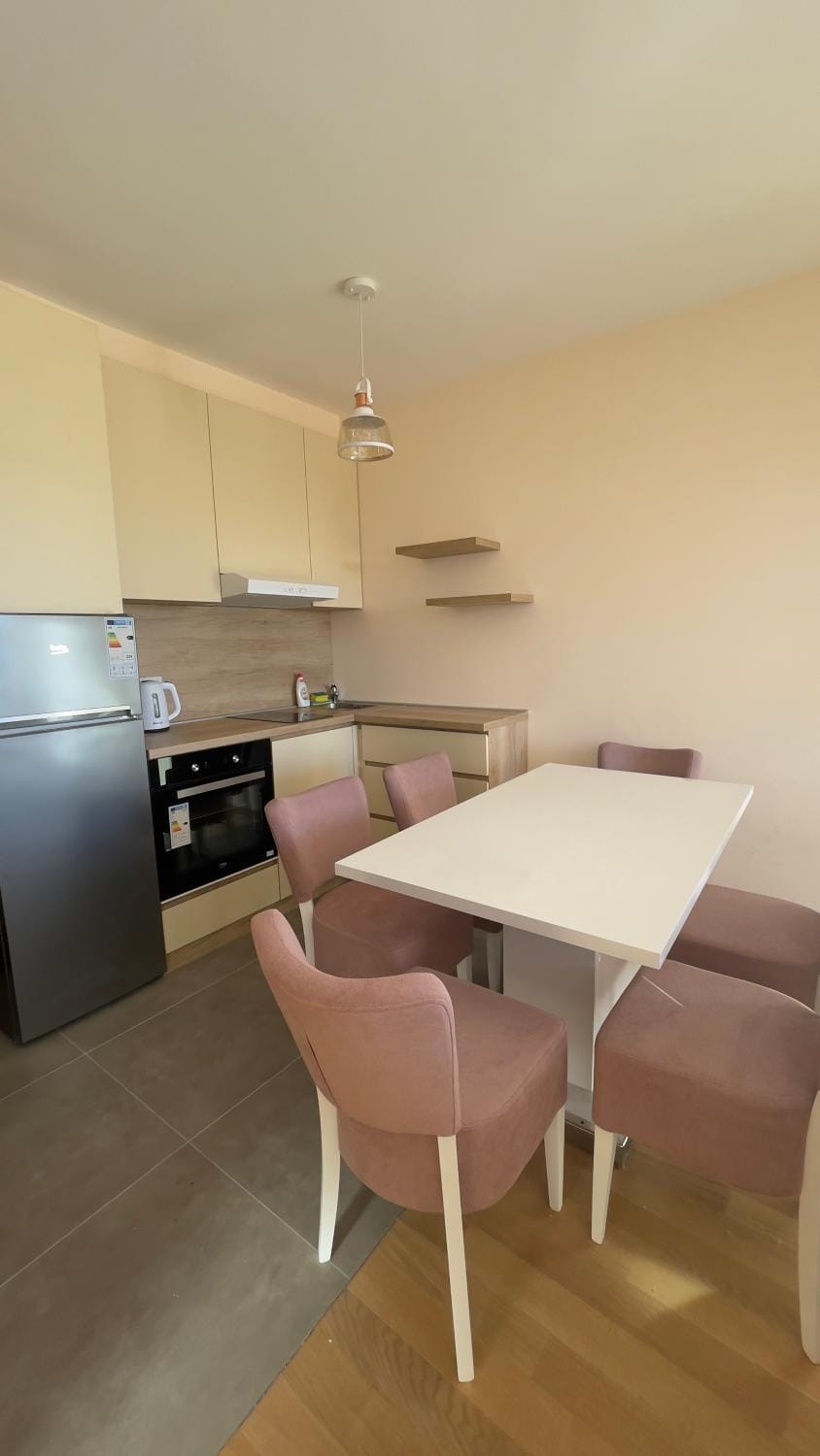 Kitchen or kitchenette, Dining area, pet friendly, stove