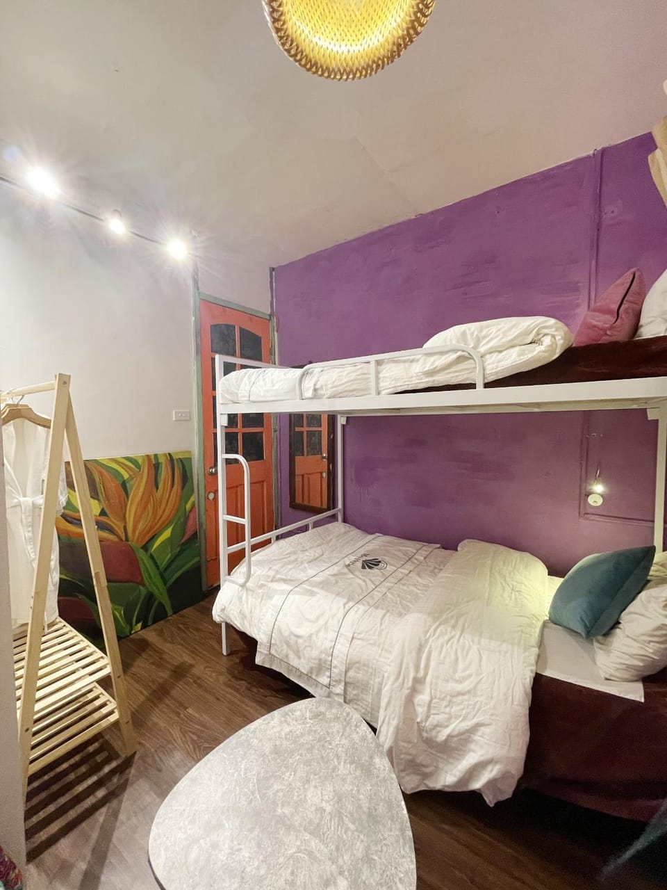 Photo of the whole room, Bedroom, bunk bed, towels