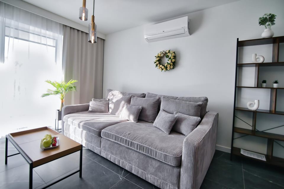 Living room, Seating area, air conditioner