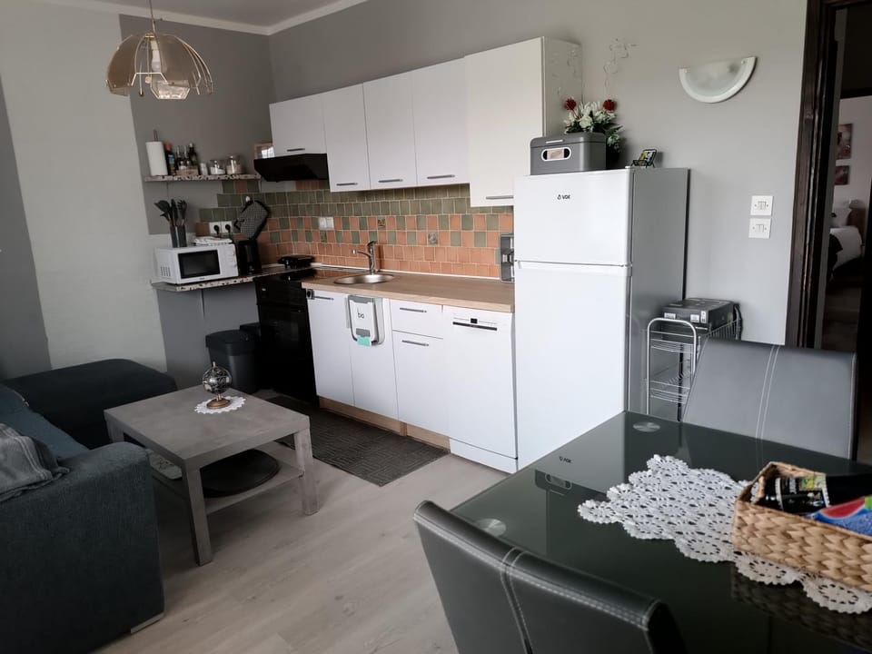 Coffee/tea facilities, Kitchen or kitchenette, dishwasher, oven, pet friendly, stove, toaster