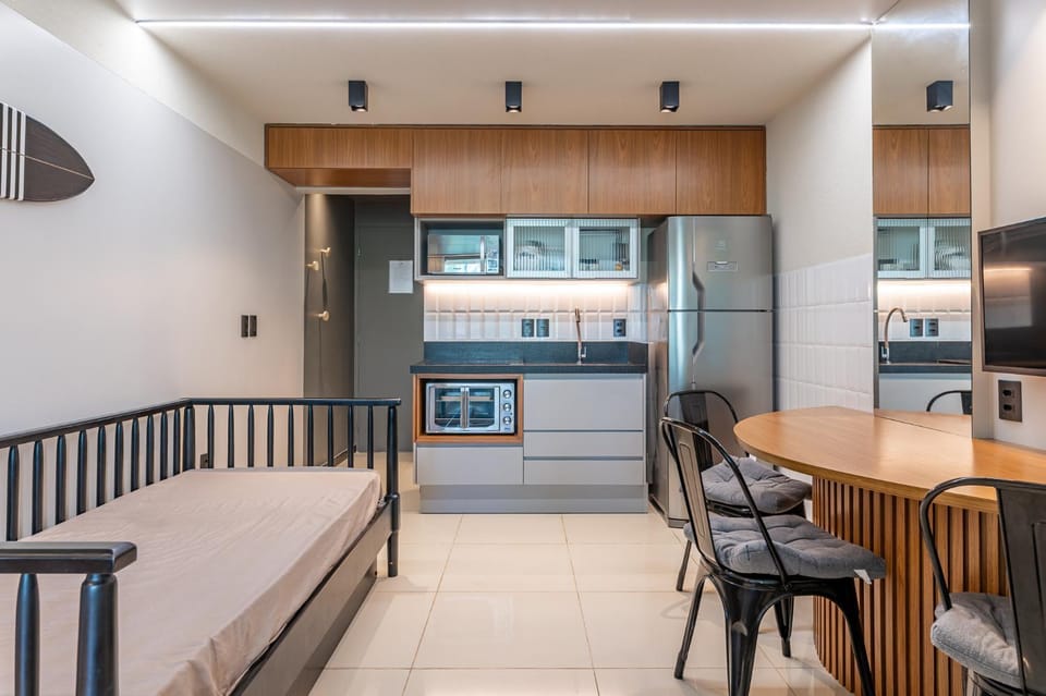 Kitchen or kitchenette, oven