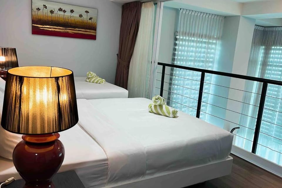 Karaoke,XBox,Foosball,Billiard,Air Hockey,Ping Pong & Board Games Apartment in George Town