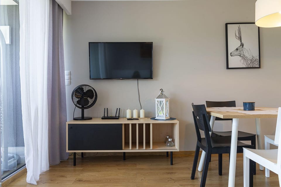 TV and multimedia, Dining area
