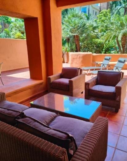Patio, Day, Garden, Lounge or bar, Seating area, Garden view, sunbed