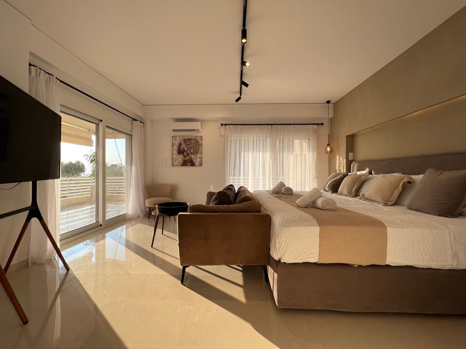Bed, TV and multimedia, Photo of the whole room, Bedroom