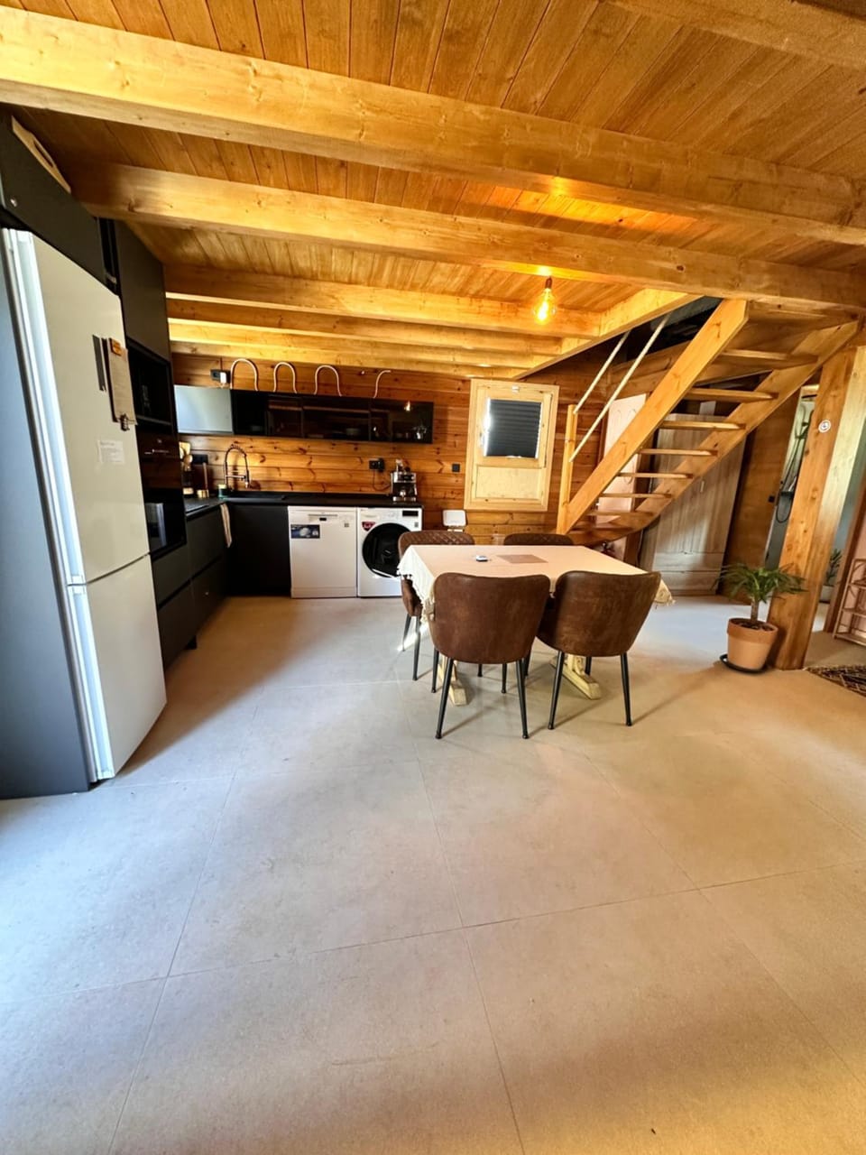 Kitchen or kitchenette, Dining area, oven, laundry, laundry, kitchen, kitchen