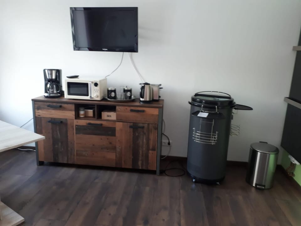 Coffee/tea facilities, Kitchen or kitchenette, microwave, minibar